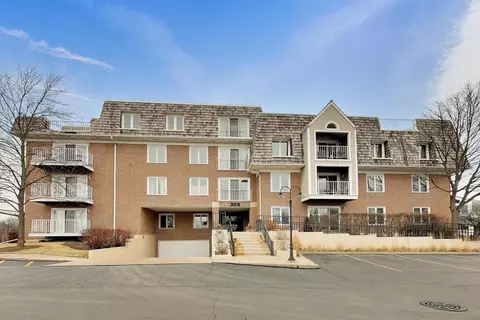 308 Happ Rd #201, Northfield, IL 60093