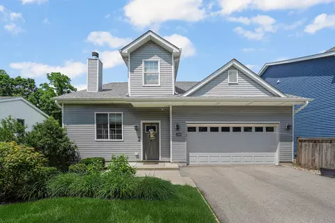 228 Juneway Ter, Lake Bluff, IL 60044