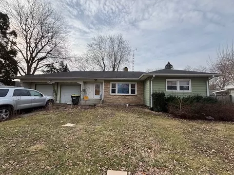 734 Watson Dr, Genoa, IL 60135 photo 1