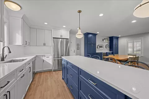 108 E 14th Ave, Naperville, IL 60563 photo 8