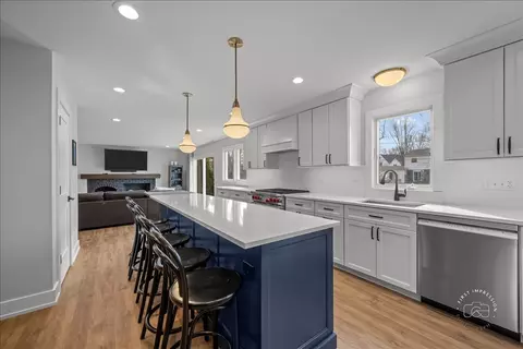 108 E 14th Ave, Naperville, IL 60563 photo 7