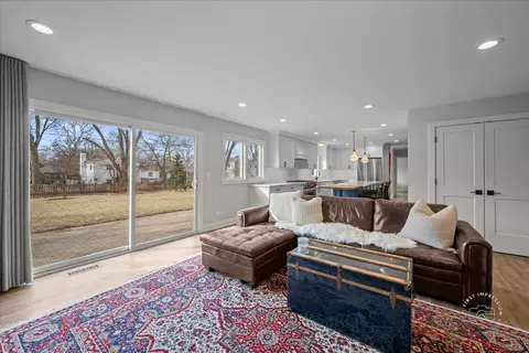 108 E 14th Ave, Naperville, IL 60563 photo 17