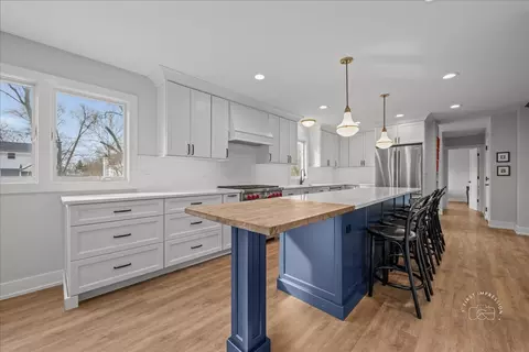 108 E 14th Ave, Naperville, IL 60563 photo 6