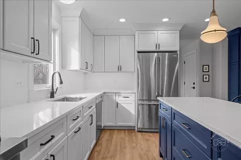 108 E 14th Ave, Naperville, IL 60563 photo 9