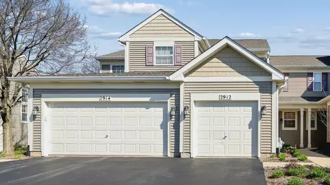 2912 White Thorn Cir, Naperville, IL 60564