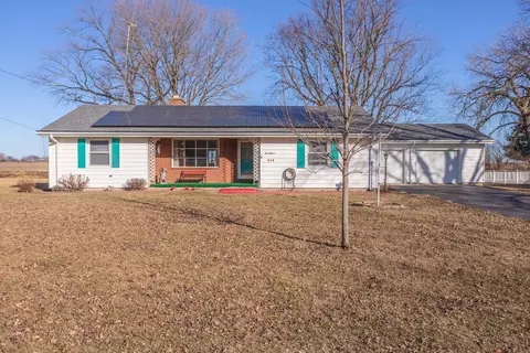 315 S Maple St, Piper City, IL 60959