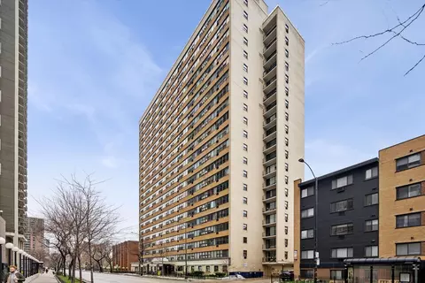 6030 N Sheridan Rd #1506, Chicago, IL 60660