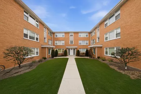 6925 W 64th Pl #3F, Chicago, IL 60638