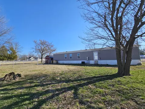 303 N Marion St, Centralia, IL 62801 photo 6