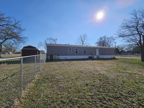 303 N Marion St, Centralia, IL 62801 photo 7