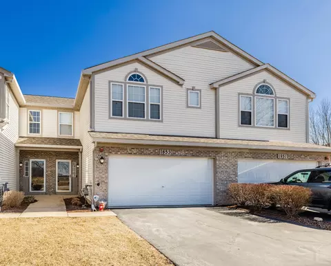1853 Candlelight Cir, Montgomery, IL 60538