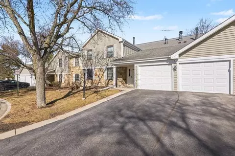 267 Northbury Ct #D2, Schaumburg, IL 60193