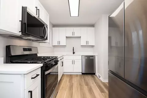 Kitchen - 20 Durango Rd, Montgomery, IL 60538 photo 1 of 2