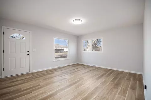 Living - 20 Durango Rd, Montgomery, IL 60538 photo 1 of 2