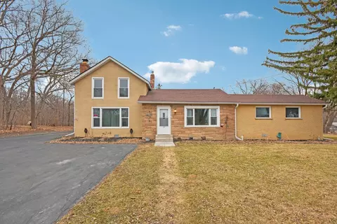 25616 W Lake Shore Dr, Ingleside, IL 60041