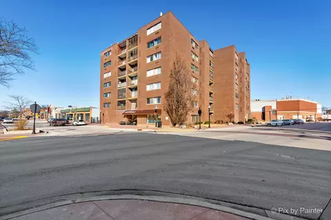 11 W Green St #704, Bensenville, IL 60106