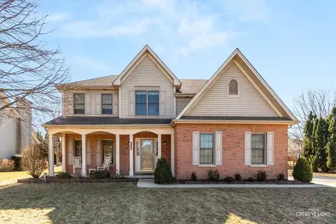 1012 Edwards Dr, Batavia, IL 60510