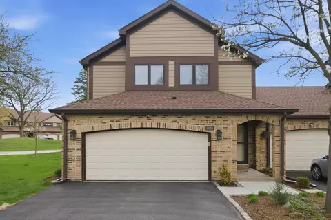 1840 Golf View Dr, Bartlett, IL 60103