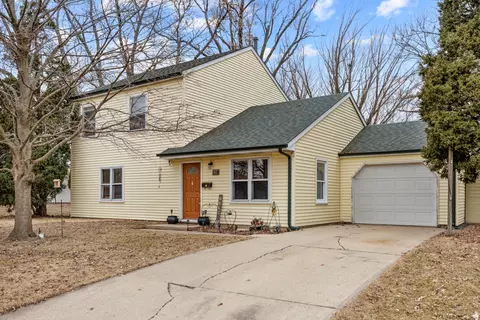 128 Fairview Ln, Streamwood, IL 60107