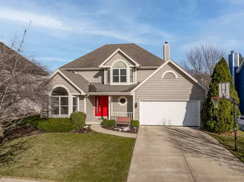 38 Breckenridge Dr, Aurora, IL 60504