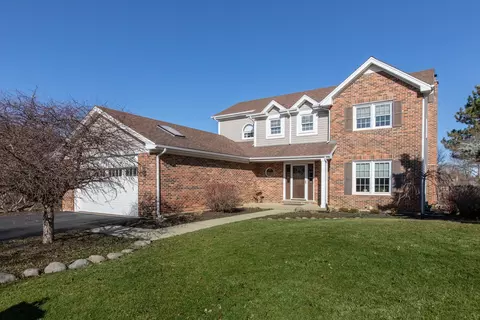 282 Waterford Dr, Lake Zurich, IL 60047