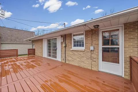 Exterior - 901 W Healey St, Champaign, IL 61821 photo 5 of 5