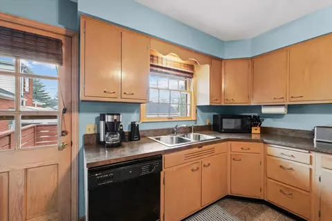 Kitchen - 901 W Healey St, Champaign, IL 61821 photo 4 of 4