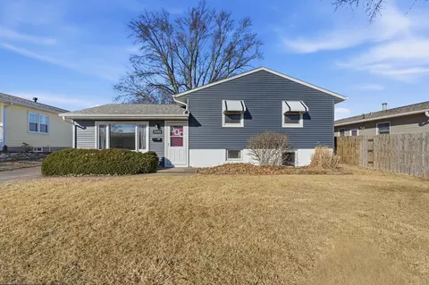 2136 N Gayman Ave, Davenport, IA 52804