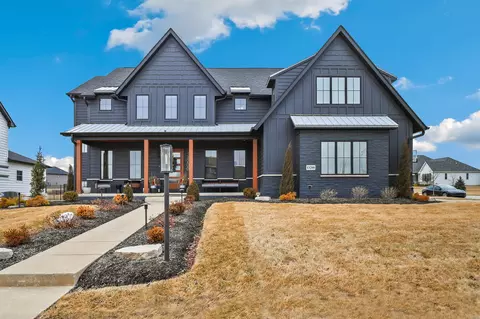 13200 Waterleaf Dr, Saint John, IN 46373