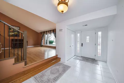 Entry Way - Undisclosed, Wheaton, IL 60187 photo 1 of 1