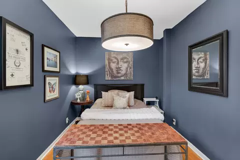 Bedroom - 4615 W Grace St, Chicago, IL 60641 photo 2 of 8