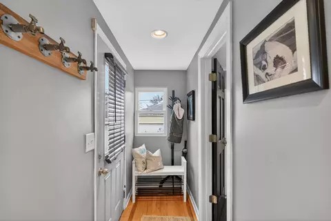 Entry Way - 4615 W Grace St, Chicago, IL 60641 photo 1 of 3