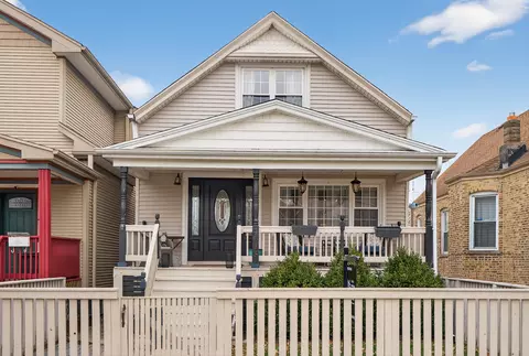 Exterior - 4615 W Grace St, Chicago, IL 60641 photo 2 of 6
