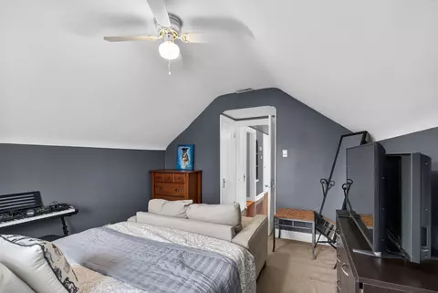 Bedroom - 4615 W Grace St, Chicago, IL 60641 photo 8 of 8