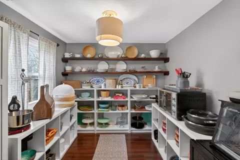 Kitchen - 4615 W Grace St, Chicago, IL 60641 photo 4 of 4