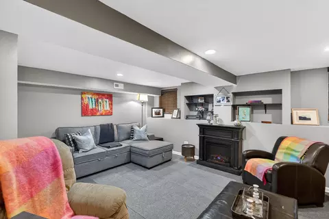 Living - 4615 W Grace St, Chicago, IL 60641 photo 4 of 7