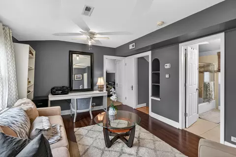Living - 4615 W Grace St, Chicago, IL 60641 photo 7 of 7
