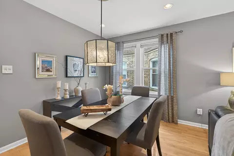Dining - 4615 W Grace St, Chicago, IL 60641 photo 4 of 5