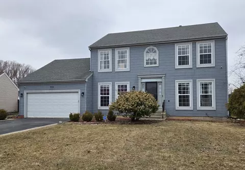755 White Pine Cir, Lake In The Hills, IL 60156