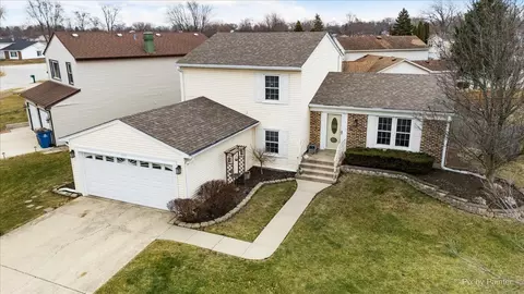 1751 Hemlock Dr, Glendale Heights, IL 60139
