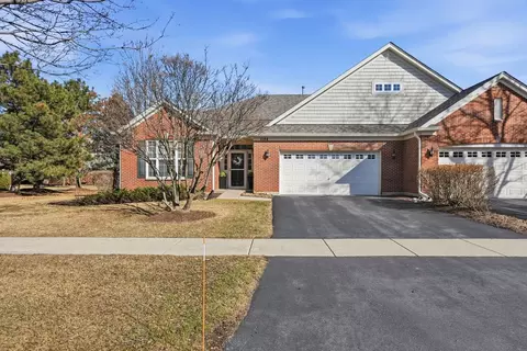 1184 Patrick Henry Pkwy, Bolingbrook, IL 60490