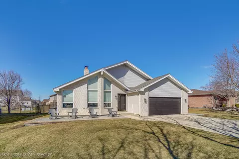 2757 Genoa Dr, New Lenox, IL 60451