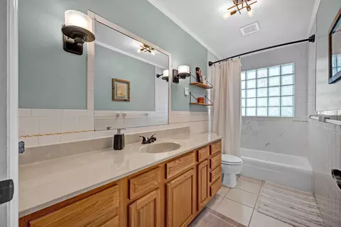 Bath - 903 Crestline Dr, Normal, IL 61761 photo 6 of 6
