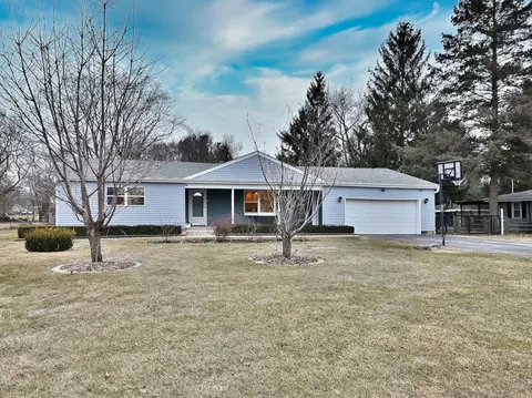 10 N836 Maple St, Elgin, IL 60123