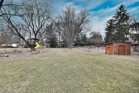 Exterior - 10 N836 Maple St, Elgin, IL 60123 photo 7 of 15
