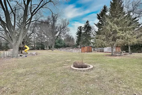 Exterior - 10 N836 Maple St, Elgin, IL 60123 photo 6 of 15