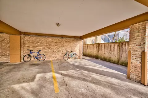 Exterior - 1314 Main St #2D, Evanston, IL 60202 photo 4 of 6
