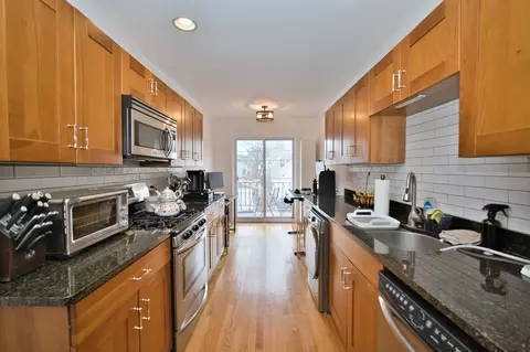 Kitchen - 1314 Main St #2D, Evanston, IL 60202 photo 1 of 2