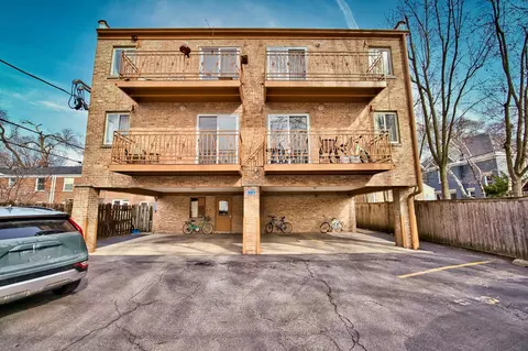 Exterior - 1314 Main St #2D, Evanston, IL 60202 photo 6 of 6
