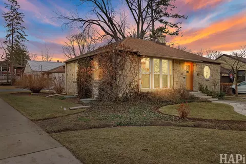 601 S 2nd St S, West Dundee, IL 60118